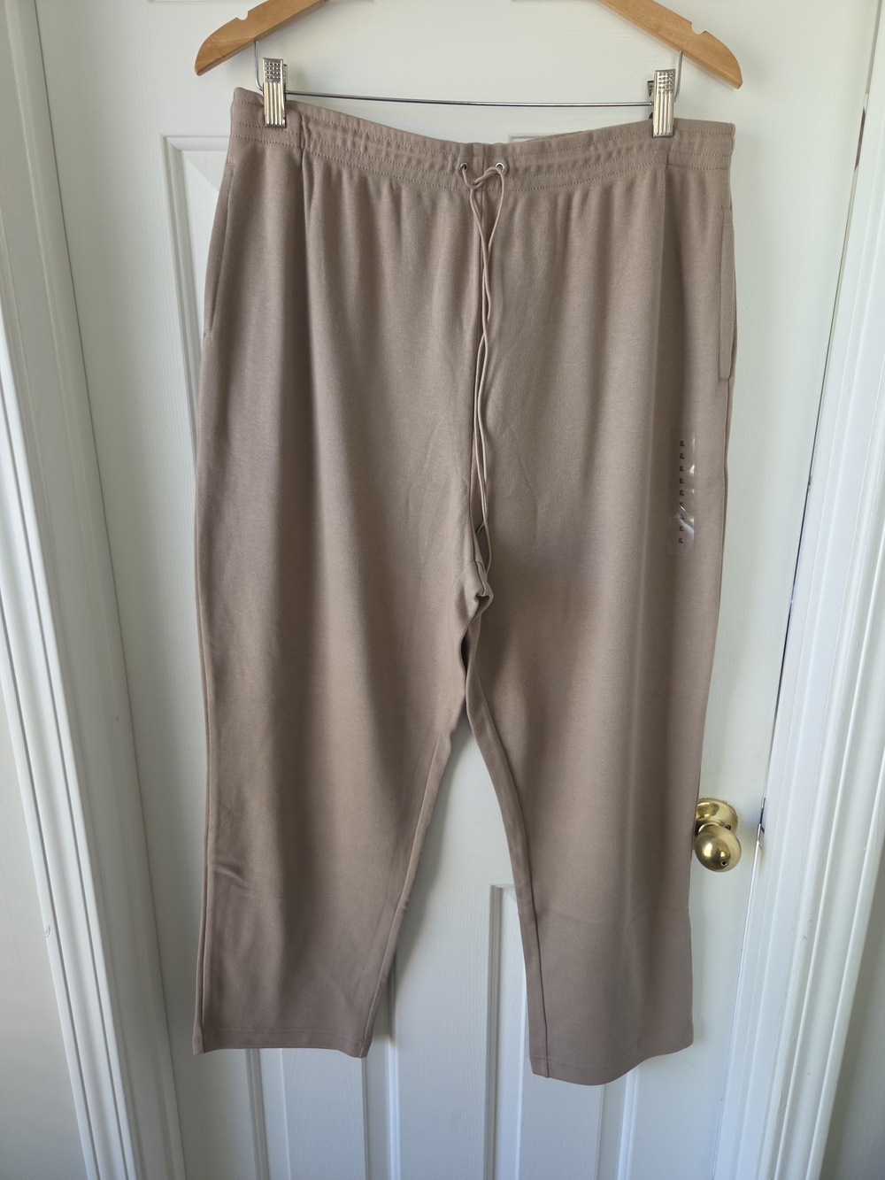 Hasting & Smith Relaxed Tan Drawstring Short Length Joggers NWOT